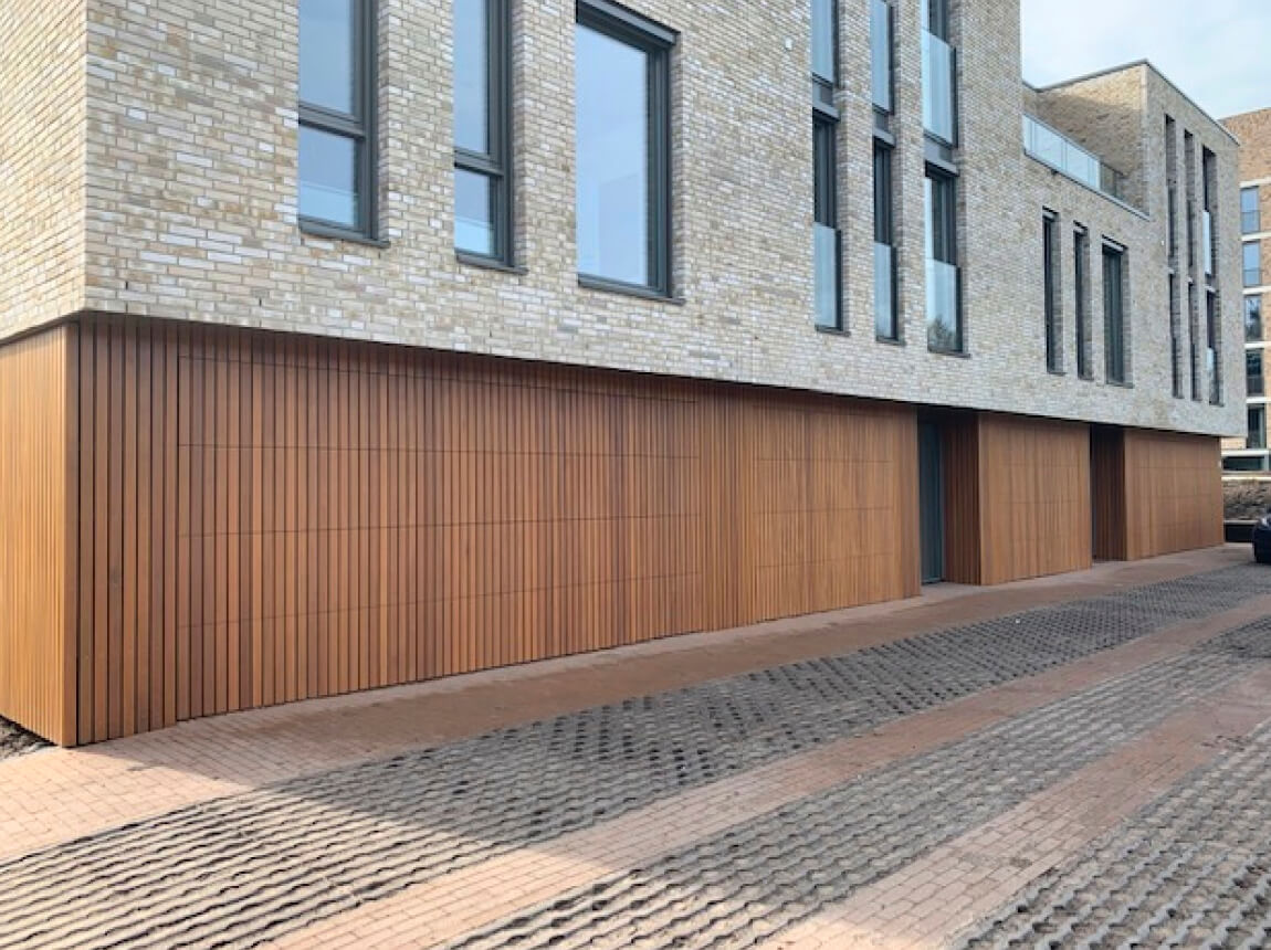 centurion-deuren-integratie-deur-1 mogelijkheden, garagedeuren, centurion, Maatwerk garagedeuren, Smart Garagedeur, Glasopties, Kleurenpalet, vakmanschap, Profilering en stijl, Bijpassende voordeur, Geïntegreerde garagedeur