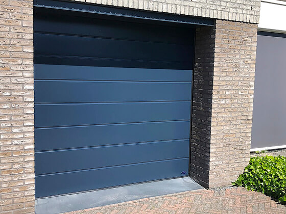 centurion-verticaal-elektrische-garagedeur garagedeuren, Centurion, Centuriondeuren, Centurion Garagedeur, Hoogwaardige garagedeur, Gunstige prijs garagedeur, Garage deur kopen, Passende deur voor garage, Bestel nu garagedeur, Betaalbare garagedeur, Kwaliteitsgaragedeur, Aanbieding garagedeur, Centurion Garagedeuren